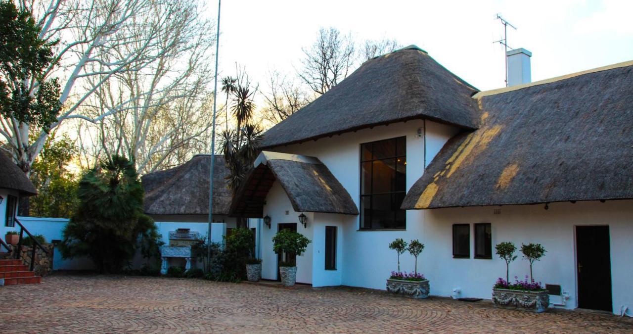 Toadbury Hall Country Hotel Johannesburg Exterior photo